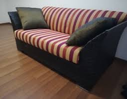 Non esiste uno spazio troppo piccolo per un divano, soprattutto se scegli un modello a due posti del nostro assortimento, compatto nelle dimensioni ma generoso nello stile e nel comfort. Offerte Di Divani Etnico A Prezzi Outlet