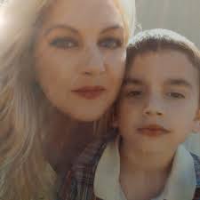 🎉🩷Happy Birthday to my bonus baby!! Watching you grow up has been such a  joy! Can't believe you're 17🩷 You're going to do great, BIG things baby  girl, I love you more