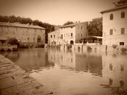In the object la locanda del loggiato you will find such variants of leaving the car: View From The Piazza Picture Of Locanda Del Loggiato Bagno Vignoni Tripadvisor