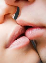 Tidak ada yang lebih seksi dari seseorang dengan kepercayaan. 20 Macam Jenis Cara Berciuman Suka Yang Mana Kaskus