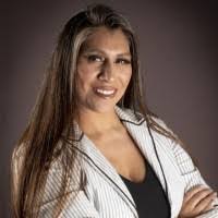 Karla Robles's Instagram, Twitter & Facebook