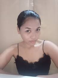 Are there others who prioritize happiness over high-paying jobs?