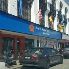 Kepada bank bri sebelumnya, saya pengusaha asal indonesia yang bergerak di bidanh online shop, tolong lah bantu dan utamakan orang indonesia dlu buat permodalan jangan di persulit, gimana mau maju rakyat indonesia kalau setiap. Photos At Bank Rakyat Kajang Bank
