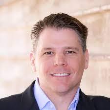 Lori Riggatire's Instagram, Twitter & Facebook