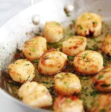 Noix De Saint Jacques A L Ail Et Persil Recette Rapide Recette En 2020 Recette De Plat Plat Principal Recette Noel Plat