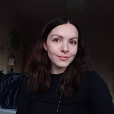 Ella Pendleton's Instagram, Twitter & Facebook