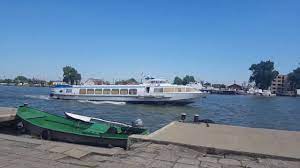 Corp de navă eşuat la partizani. Sulina Acostarea Sulina Nava Rapida Diana Youtube
