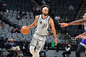 Spurs tickets can be found for as low as $10.00, with an average price of $79.00. Azud00tudqryjm
