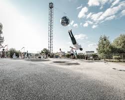 On Va Marcher Sur La Lune Detroit Architectes Parc Des Chantiers Voyage A Nantes Chantier Les Visiteurs