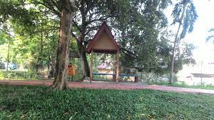It is a beautiful place to go for a stroll, and looks particularly scenic on a clear day. Jihaz Hamzah Taman Rekreasi Tampin