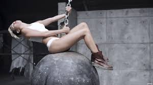 Cyrus makes her two and a half men debut on thursday, oct. Miley Cyrus Co Die Schockierendsten Musikclips Die Nicht Von Rammstein Sind Stern De