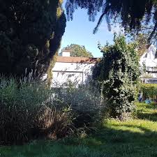 I visited the store today and jens, the owner introduced me to many different types of pate, prosciutto, salami, hams and other products which i got a taste test. Haus Zum Verkauf Kletterrosenweg 17 80935 Munchen Feldmoching Mapio Net