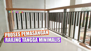 Kita harus cermat dalam penempatan tangga model beserta ukurannyamisalnya anda harus memikirkan penempatan tangga di depan di tengah atau di belakang. Gambar Teralis Tangga Rumah Minimalis Cek Bahan Bangunan