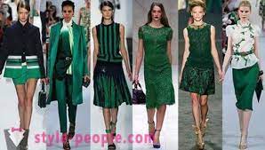 Kode warna heksadesimal #003208 adalah sangat gelap bayangan dari hijau. Warna Emerald Apa Betul Menggabungkan Pakaian