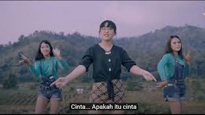 Mengenal apa itu cinta monyet adalah hal normal, bahkan sehat untuk seseorang. Kunci Gitar Dan Lirik Lagu Apakah Itu Cinta Ipank Dicover Happy Asmara Hingga Viral Di Tiktok Surya