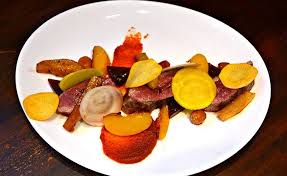 Canard Aux Peches Puree Cardinale Et Legumes Racines Couteaux Tire Bouchons Recette Gastronomique Magret De Canard Gastronomie