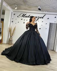 Dass merken wir nicht nur jeden tag aufs neue, sondern auch und insbesondere, wenn es um die auswahl des hochzeitskleides geht. Schwarze Brautkleider Mit Armel Prinzessin Hochzeitskleider Spitze Babyonlinedress De