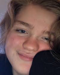 i have flaws, and that's okay :) it's not easy to love yourself, and that's  okay :) were all beautiful people whether we believe it or not