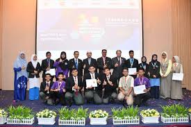 Kosmo, kosmo (2016) pelajar smk tengku ampuan intan lawat uum. Gara Gara Pelajar Tertidur Dalam Bas Smk Tengku Ampuan Intan Muncul Juara Yic 2019 Trdi News