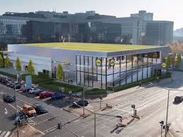På lidl.se hittar du veckans bästa erbjudanden, aktuella reklamblad, öppettider till alla butiker, recept och mycket mer. Lidl Metropolfiliale In Frankfurt Eroffnet Einzigartig In Deutschland Frankfurt