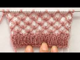 Kesme Seker Orgu Modeli Iki Renk Yun Iple Orulen Bir Sis Isi Modelidir Yelek Ve Bebek Orgulerinde Two Color Knitting Patterns Gents Sweater Knitting Patterns
