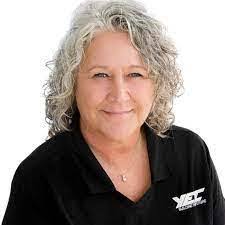 Kelley Waggoner's Instagram, Twitter & Facebook