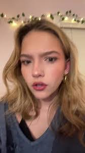 Lindsay Bartels's Instagram, Twitter & Facebook