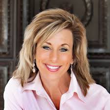 Jennifer Karr's Instagram, Twitter & Facebook