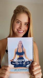 Karla Paredes (@kaparedess)