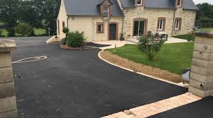Goudronnage A L Enrobe De Vos Allees Cours Concept Allee Creavert En 2020 Amenagement Devant Maison Paves Exterieur Amenagement Exterieur
