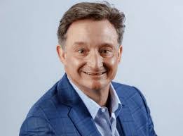 Brett Crowley's Instagram, Twitter & Facebook