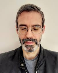 Built a small Aclam pedalboard for my SBUS. With the Surfytrem it covers  the full range of vintage Fender tones + harmonic and amplitude tremolo  (and tucks away that horrible PSU underneath).