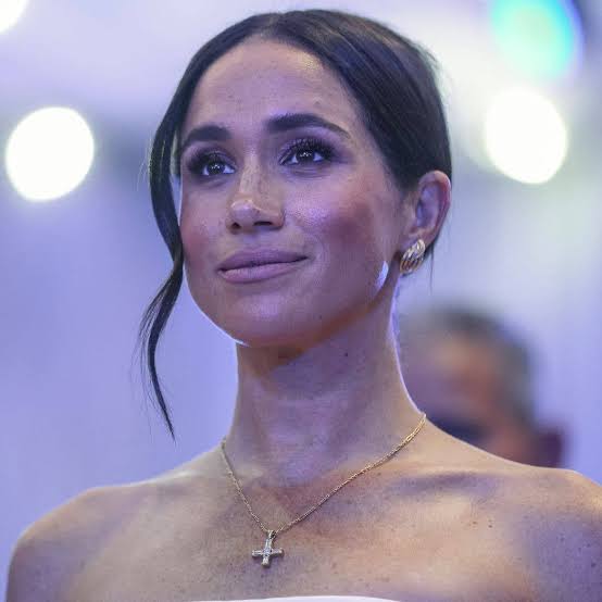 Meghan Markle looks ethereal in strapless bridal gown on Nigeria tour