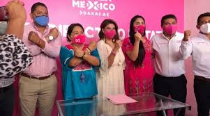 Afromestizos, amuzgos, chatinos, chinantecos, chocholtecos, chontales de oaxaca. Se Registra Karla Jimenez Como Candidata A Diputada Federal En El Distrito 8 Por El Partido Fuerza Por Mexico 13 15 H Adn Agencia Digital De Noticias Sureste