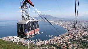 Suggerisci come traduzione di funivia. Castellammare Di Stabia La Funivia Del Faito Riparte Il 29 Marzo Con Una Nuova Cartellonistica Bilingue Per I Turisti Positanonews