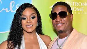 Whew! Yung Joc has spoken out after sharing a now-deleted message about  “walking away” from his wife, Kendra Robinson. 😬 SEE IT ALL HERE:  https://theshaderoom.com/yung-joc-clears-the-air-sharing-now-deleted-message-walking-away-done-wife-kendra  ...