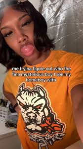 WHO THAT IN THE BACKKKKK #whothatintheback #brooklyn #fypシ #foryoupage  #xyzbca #viral #blowthisup #relatable