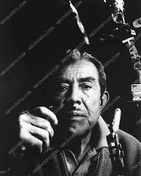 special fx guru Marcel Delgado w armature for original King Kong monsters  3519-08