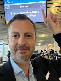 Tento rok posledná zahraničná cesta. Smer India. Srdečne Vás pozdravujem a  prajem Vám pekný predvianočný týždeň.