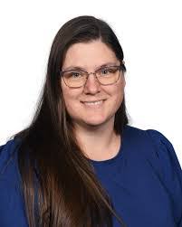 Karen Brinker's Instagram, Twitter & Facebook