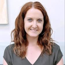 Alyson Arnold's Instagram, Twitter & Facebook