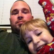 Aaron Decelle's Instagram, Twitter & Facebook