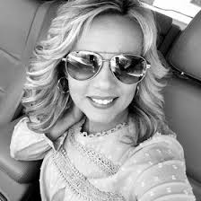 Ashley Follis's Instagram, Twitter & Facebook