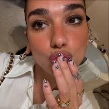 Katie (@KaitlynMarie982)