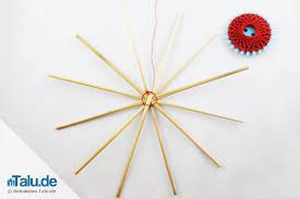 Es findet hauptsächlich in der weihnachtszeit anwendung. Strohsterne Selber Basteln 5 Einfache Anleitungen Talu De