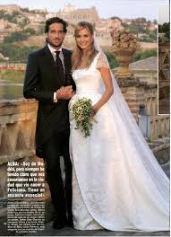 Ver más ideas sobre novios, famosos, bodas. Boda Alba Carrillo Feliciano Lopez 8 Jpg 551 761 Bodas De Celebridades Bodas Famosas Vestidos De Novia