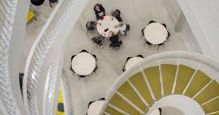 L'approccio finlandese al design per la scuola. Helka Parkkinen ...