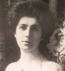 Catherine Blake's Instagram, Twitter & Facebook