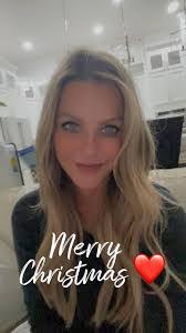 Laura Youmans's Instagram, Twitter & Facebook