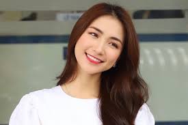 Tối ngày 18/8, trên trang fanpage chính thức của mình, công phượng vui sướng cho biết vợ mình là tô ngọc viên minh đã vượt cạn thành công. TrÆ°á»›c Vien Minh Cong PhÆ°á»£ng Tá»«ng Ä'a Cáº·p Vá»›i Nhá»¯ng Ai